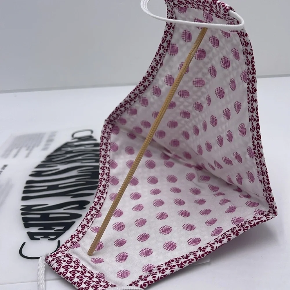 Red and White Patterned Face Mask TED BAKER LONDON Reversible Reusable
NWT - Picture 7 of 15